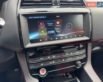 Білий Ягуар Ф-Пейс, об'ємом двигуна 2 л та пробігом 100 тис. км за 25700 $, фото 48 на Automoto.ua