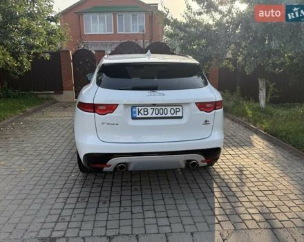 Білий Ягуар Ф-Пейс, об'ємом двигуна 3 л та пробігом 119 тис. км за 26000 $, фото 6 на Automoto.ua