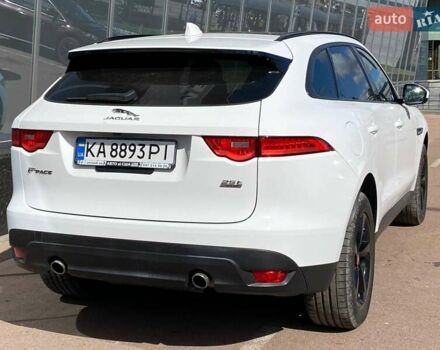 Белый Ягуар Ф-Пейс, объемом двигателя 2 л и пробегом 120 тыс. км за 22900 $, фото 2 на Automoto.ua