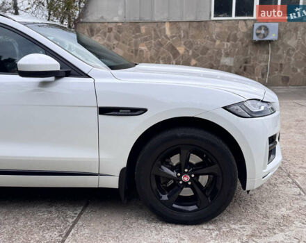 Білий Ягуар Ф-Пейс, об'ємом двигуна 2 л та пробігом 100 тис. км за 25700 $, фото 12 на Automoto.ua