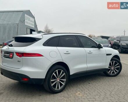 Белый Ягуар Ф-Пейс, объемом двигателя 2 л и пробегом 129 тыс. км за 25590 $, фото 11 на Automoto.ua
