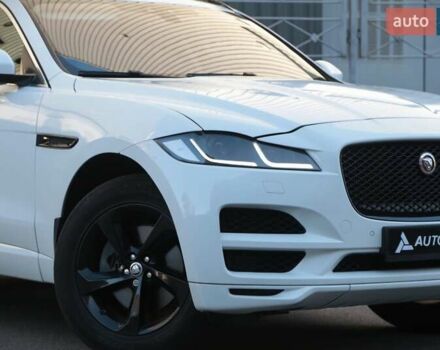 Белый Ягуар Ф-Пейс, объемом двигателя 2 л и пробегом 40 тыс. км за 29500 $, фото 1 на Automoto.ua