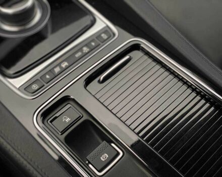 Белый Ягуар Ф-Пейс, объемом двигателя 2 л и пробегом 121 тыс. км за 23990 $, фото 20 на Automoto.ua