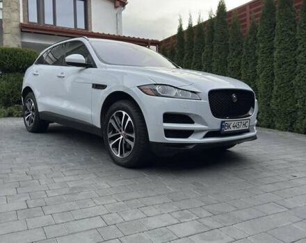 Белый Ягуар Ф-Пейс, объемом двигателя 2 л и пробегом 49 тыс. км за 27000 $, фото 1 на Automoto.ua