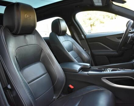 Белый Ягуар Ф-Пейс, объемом двигателя 3 л и пробегом 50 тыс. км за 10000 $, фото 11 на Automoto.ua