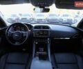 Белый Ягуар Ф-Пейс, объемом двигателя 2 л и пробегом 40 тыс. км за 29500 $, фото 14 на Automoto.ua