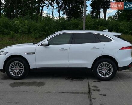 Білий Ягуар Ф-Пейс, об'ємом двигуна 2 л та пробігом 121 тис. км за 23490 $, фото 5 на Automoto.ua