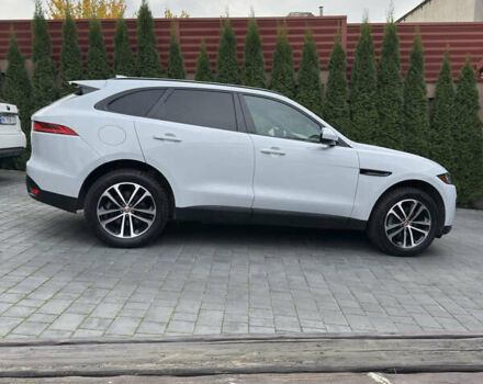 Белый Ягуар Ф-Пейс, объемом двигателя 2 л и пробегом 49 тыс. км за 24000 $, фото 5 на Automoto.ua