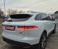 Белый Ягуар Ф-Пейс, объемом двигателя 2 л и пробегом 129 тыс. км за 25400 $, фото 3 на Automoto.ua