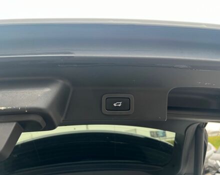 Белый Ягуар Ф-Пейс, объемом двигателя 2 л и пробегом 129 тыс. км за 25590 $, фото 36 на Automoto.ua