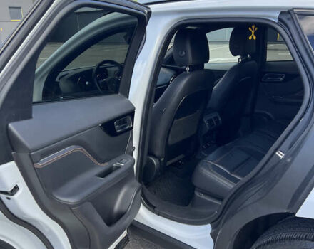 Білий Ягуар Ф-Пейс, об'ємом двигуна 3 л та пробігом 93 тис. км за 29500 $, фото 10 на Automoto.ua