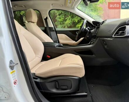 Ягуар Ф-Пейс 2018 у Дніпро (Дніпропетровську) на Automoto.ua Білий Ягуар Ф-Пейс, об'ємом двигуна 2 л та пробігом 140 тис. км за 21500 $, фото 32 на Automoto.ua