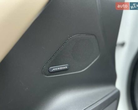 Белый Ягуар Ф-Пейс, объемом двигателя 3 л и пробегом 140 тыс. км за 21500 $, фото 22 на Automoto.ua