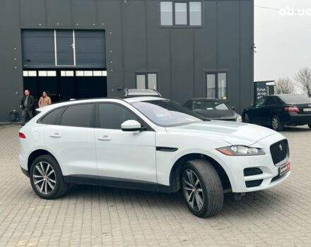 Белый Ягуар Ф-Пейс, объемом двигателя 2 л и пробегом 129 тыс. км за 25590 $, фото 13 на Automoto.ua