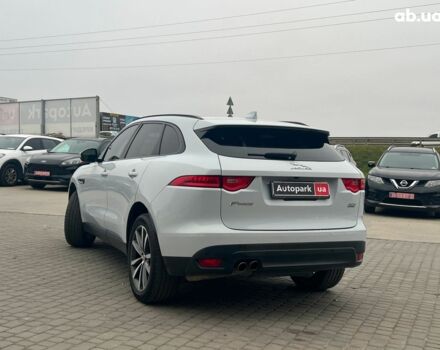 Белый Ягуар Ф-Пейс, объемом двигателя 2 л и пробегом 129 тыс. км за 25590 $, фото 8 на Automoto.ua
