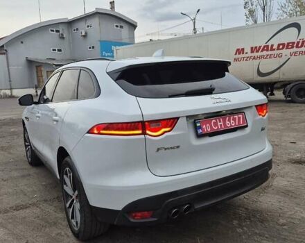 Белый Ягуар Ф-Пейс, объемом двигателя 2 л и пробегом 129 тыс. км за 25400 $, фото 2 на Automoto.ua