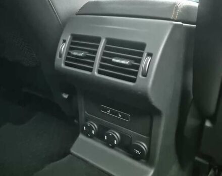 Белый Ягуар Ф-Пейс, объемом двигателя 2 л и пробегом 129 тыс. км за 25400 $, фото 19 на Automoto.ua