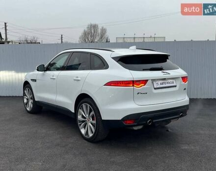Білий Ягуар Ф-Пейс, об'ємом двигуна 3 л та пробігом 18 тис. км за 23990 $, фото 4 на Automoto.ua