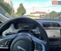 Белый Ягуар Ф-Пейс, объемом двигателя 2 л и пробегом 32 тыс. км за 35500 $, фото 1 на Automoto.ua