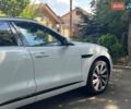 Белый Ягуар Ф-Пейс, объемом двигателя 2 л и пробегом 117 тыс. км за 30990 $, фото 6 на Automoto.ua