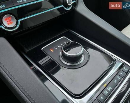 Білий Ягуар Ф-Пейс, об'ємом двигуна 3 л та пробігом 18 тис. км за 23990 $, фото 20 на Automoto.ua