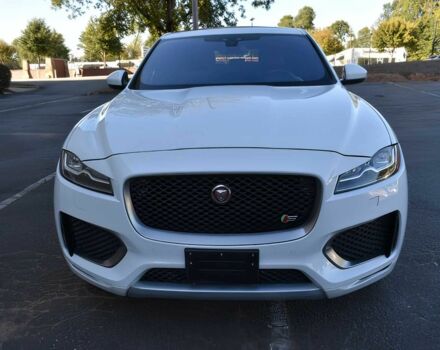 Белый Ягуар Ф-Пейс, объемом двигателя 3 л и пробегом 50 тыс. км за 10000 $, фото 1 на Automoto.ua