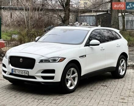 Белый Ягуар Ф-Пейс, объемом двигателя 3 л и пробегом 140 тыс. км за 21500 $, фото 6 на Automoto.ua