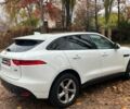Белый Ягуар Ф-Пейс, объемом двигателя 2 л и пробегом 80 тыс. км за 25990 $, фото 12 на Automoto.ua