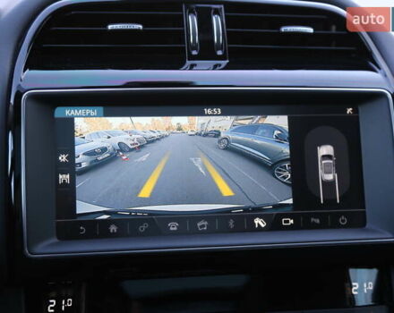 Белый Ягуар Ф-Пейс, объемом двигателя 2 л и пробегом 40 тыс. км за 29500 $, фото 18 на Automoto.ua