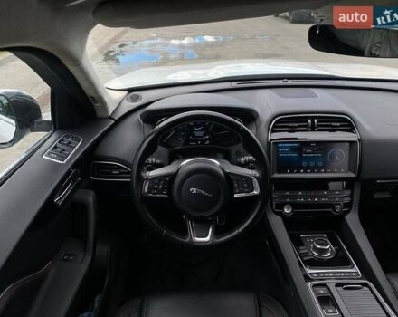 Ягуар Ф-Пейс 2018 у Києві на Automoto.ua Білий Ягуар Ф-Пейс, об'ємом двигуна 2 л та пробігом 121 тис. км за 23990 $, фото 23 на Automoto.ua