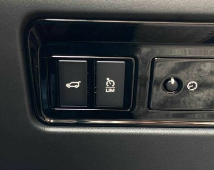 Белый Ягуар Ф-Пейс, объемом двигателя 2 л и пробегом 121 тыс. км за 23990 $, фото 22 на Automoto.ua