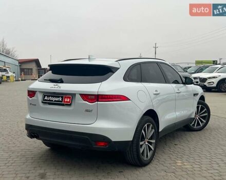 Белый Ягуар Ф-Пейс, объемом двигателя 2 л и пробегом 129 тыс. км за 25590 $, фото 10 на Automoto.ua