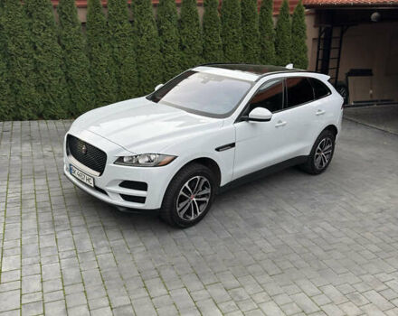 Белый Ягуар Ф-Пейс, объемом двигателя 2 л и пробегом 49 тыс. км за 24000 $, фото 6 на Automoto.ua
