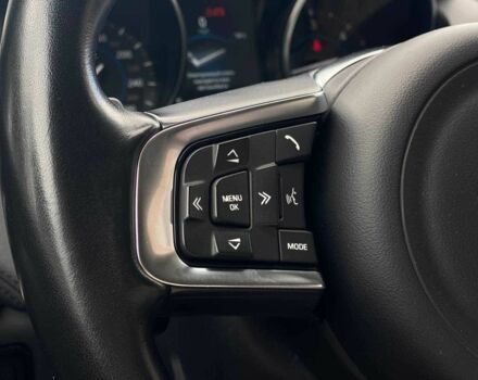 Белый Ягуар Ф-Пейс, объемом двигателя 2 л и пробегом 121 тыс. км за 23990 $, фото 17 на Automoto.ua