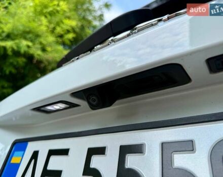 Білий Ягуар Ф-Пейс, об'ємом двигуна 2 л та пробігом 140 тис. км за 21900 $, фото 15 на Automoto.ua