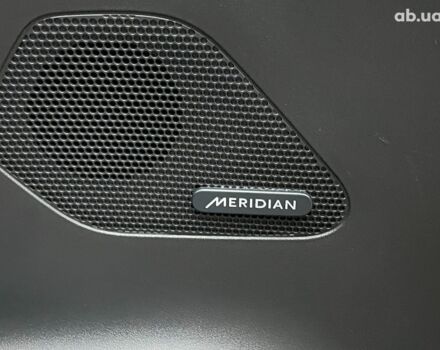 Белый Ягуар Ф-Пейс, объемом двигателя 2 л и пробегом 80 тыс. км за 25990 $, фото 18 на Automoto.ua