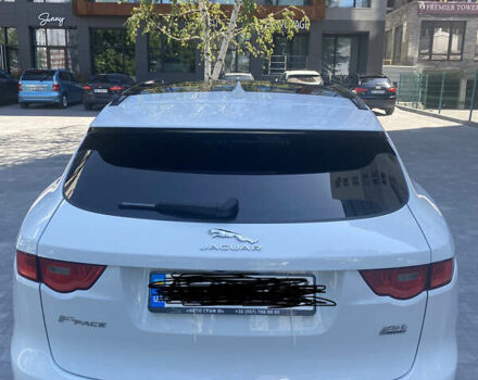 Белый Ягуар Ф-Пейс, объемом двигателя 2 л и пробегом 56 тыс. км за 30000 $, фото 2 на Automoto.ua