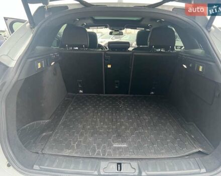 Белый Ягуар Ф-Пейс, объемом двигателя 2 л и пробегом 129 тыс. км за 25590 $, фото 35 на Automoto.ua