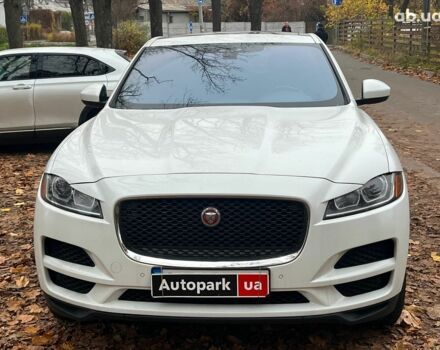 Белый Ягуар Ф-Пейс, объемом двигателя 2 л и пробегом 80 тыс. км за 25990 $, фото 1 на Automoto.ua