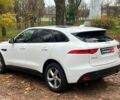 Белый Ягуар Ф-Пейс, объемом двигателя 2 л и пробегом 80 тыс. км за 25990 $, фото 8 на Automoto.ua