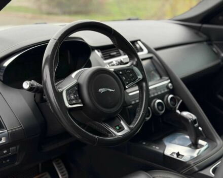 Белый Ягуар Ф-Пейс, объемом двигателя 2 л и пробегом 120 тыс. км за 25500 $, фото 13 на Automoto.ua