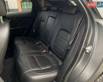 Білий Ягуар Ф-Пейс, об'ємом двигуна 2 л та пробігом 121 тис. км за 23490 $, фото 17 на Automoto.ua