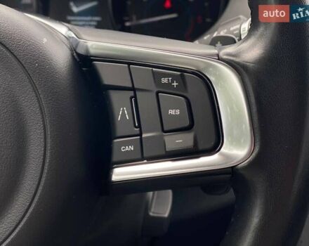 Ягуар Ф-Пейс 2018 у Києві на Automoto.ua Білий Ягуар Ф-Пейс, об'ємом двигуна 2 л та пробігом 121 тис. км за 23990 $, фото 31 на Automoto.ua