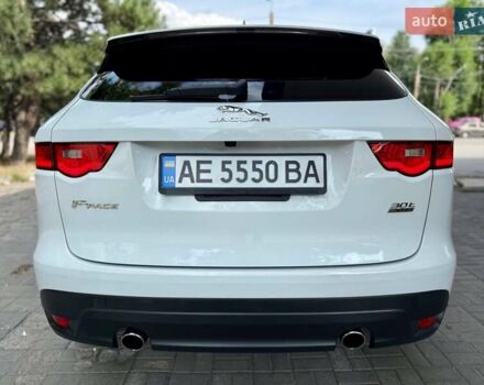 Білий Ягуар Ф-Пейс, об'ємом двигуна 2 л та пробігом 140 тис. км за 21900 $, фото 14 на Automoto.ua