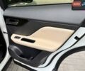 Білий Ягуар Ф-Пейс, об'ємом двигуна 2 л та пробігом 140 тис. км за 21900 $, фото 28 на Automoto.ua