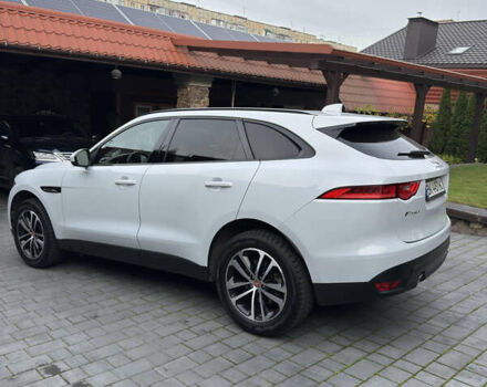 Белый Ягуар Ф-Пейс, объемом двигателя 2 л и пробегом 49 тыс. км за 24000 $, фото 4 на Automoto.ua