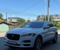 Білий Ягуар Ф-Пейс, об'ємом двигуна 2 л та пробігом 70 тис. км за 33500 $, фото 1 на Automoto.ua