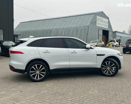 Белый Ягуар Ф-Пейс, объемом двигателя 2 л и пробегом 129 тыс. км за 25590 $, фото 12 на Automoto.ua