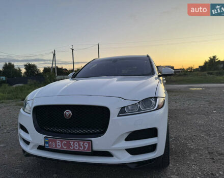 Білий Ягуар Ф-Пейс, об'ємом двигуна 2 л та пробігом 109 тис. км за 24999 $, фото 2 на Automoto.ua