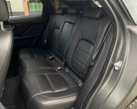 Белый Ягуар Ф-Пейс, объемом двигателя 2 л и пробегом 121 тыс. км за 23990 $, фото 10 на Automoto.ua